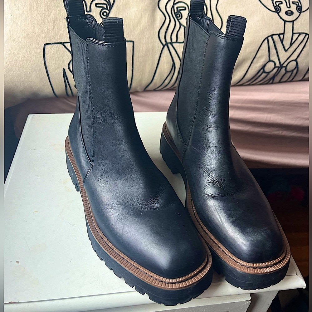 excellent condition! chelsea boots! #staple #chelseaboot #sameedelman